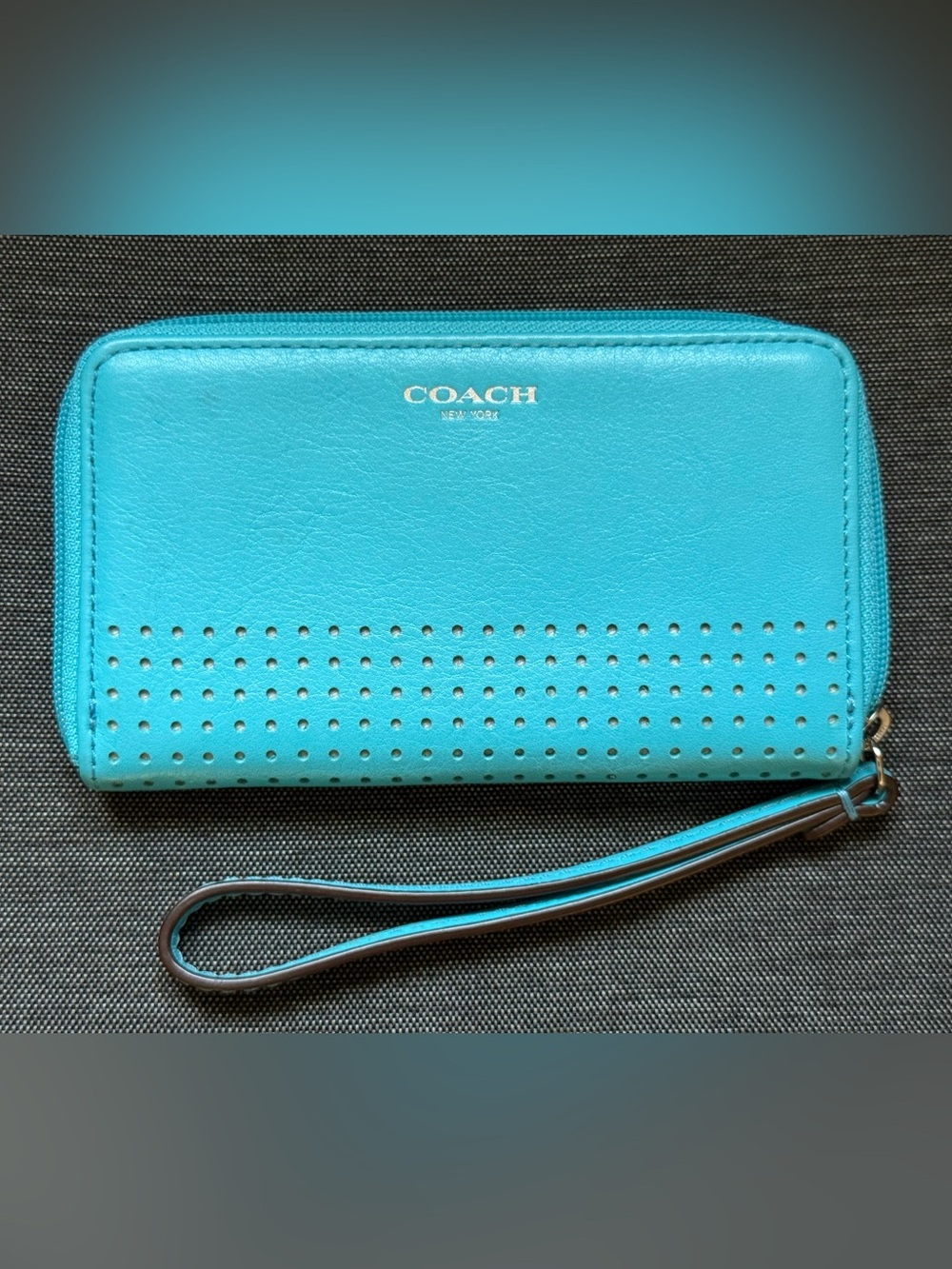 COACH TURQUOISE LEATHER WRISTLET/WALLET